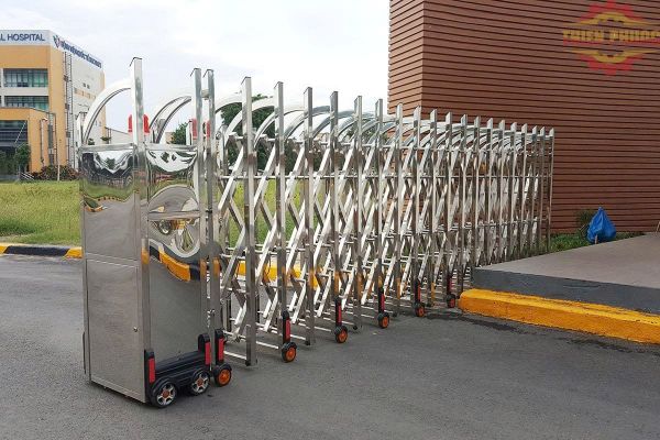 Các loại cổng xếp inox phổ biến hiện nay